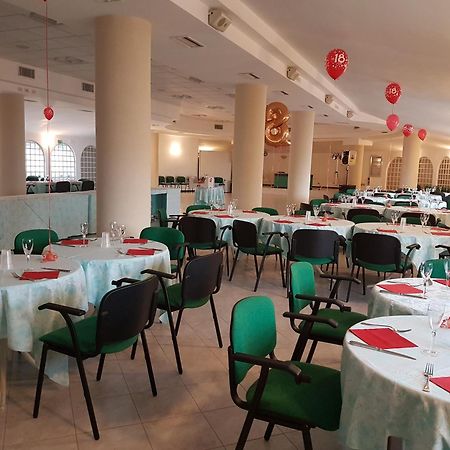 Hotel Cormoran Cattolica Exterior photo